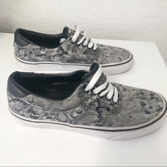 VANS Moon Surface Print Lace up Sneakers M6.5 W8 - Picture 4 of 10